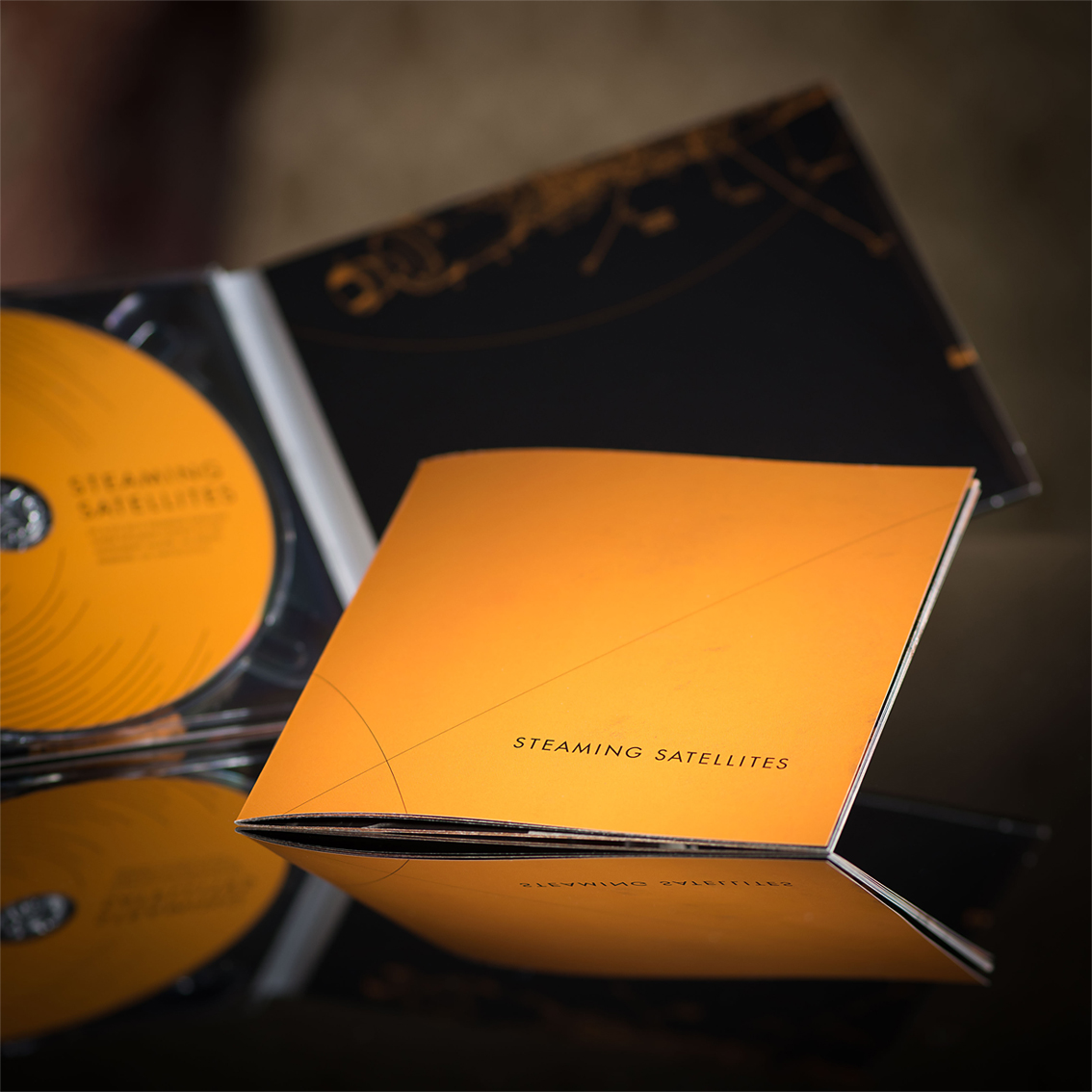 Thumbnail 2 von "Steaming Satellites" (CD)