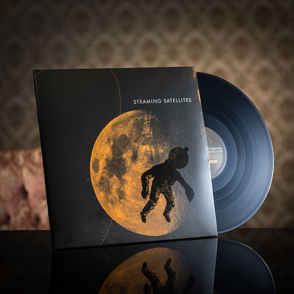 Thumbnail 4 von "Steaming Satellites" (LP)